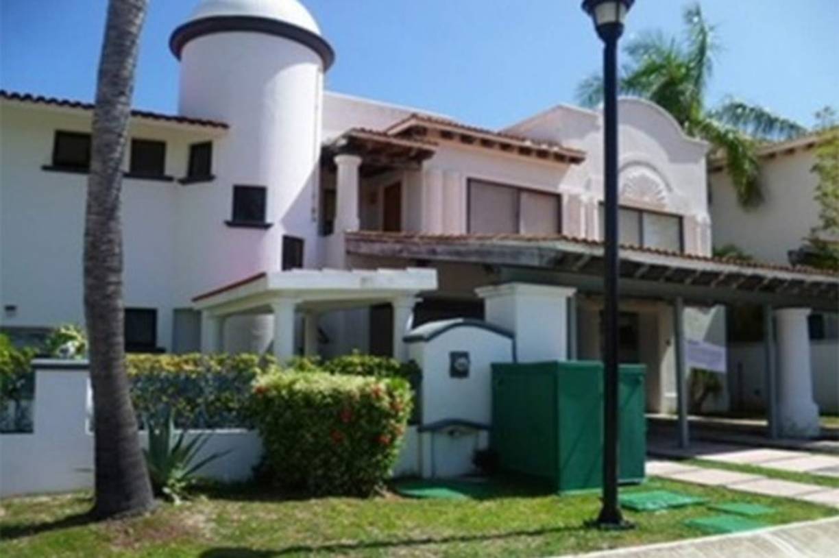 Departamentos de lujo, mansiones a la orilla de la playa y ranchos valorados en millones de dólares que fueron incautados a reconocidos narcotraficantes mexicanos serán subastados este domingo por el gobierno de Andrés Manuel López Obrador en Los Pinos.