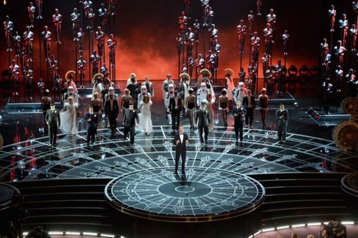 En las presentaciones de Neil Patrick Harris se recordaron las grandes películas de La Academia.