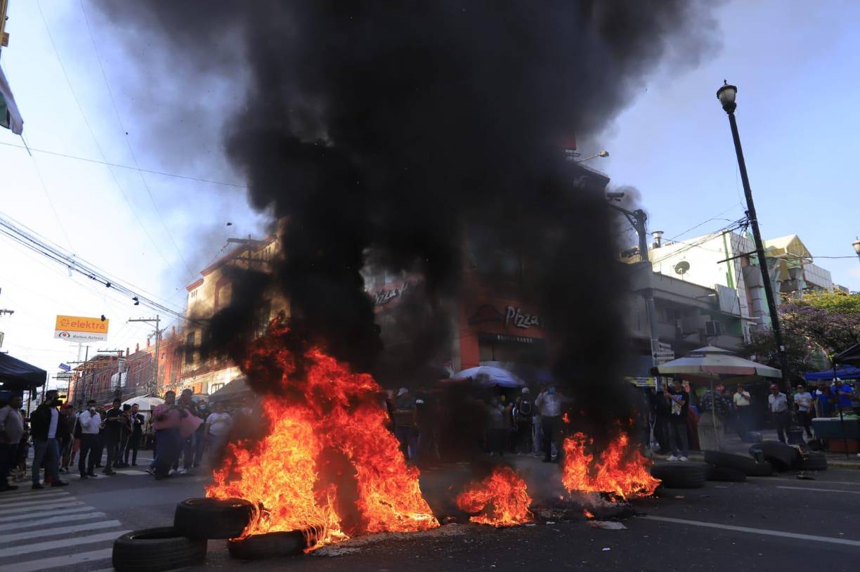 De momento, no se reportan incidentes de violencia en el marco de las protestas en el centro sampedrano.