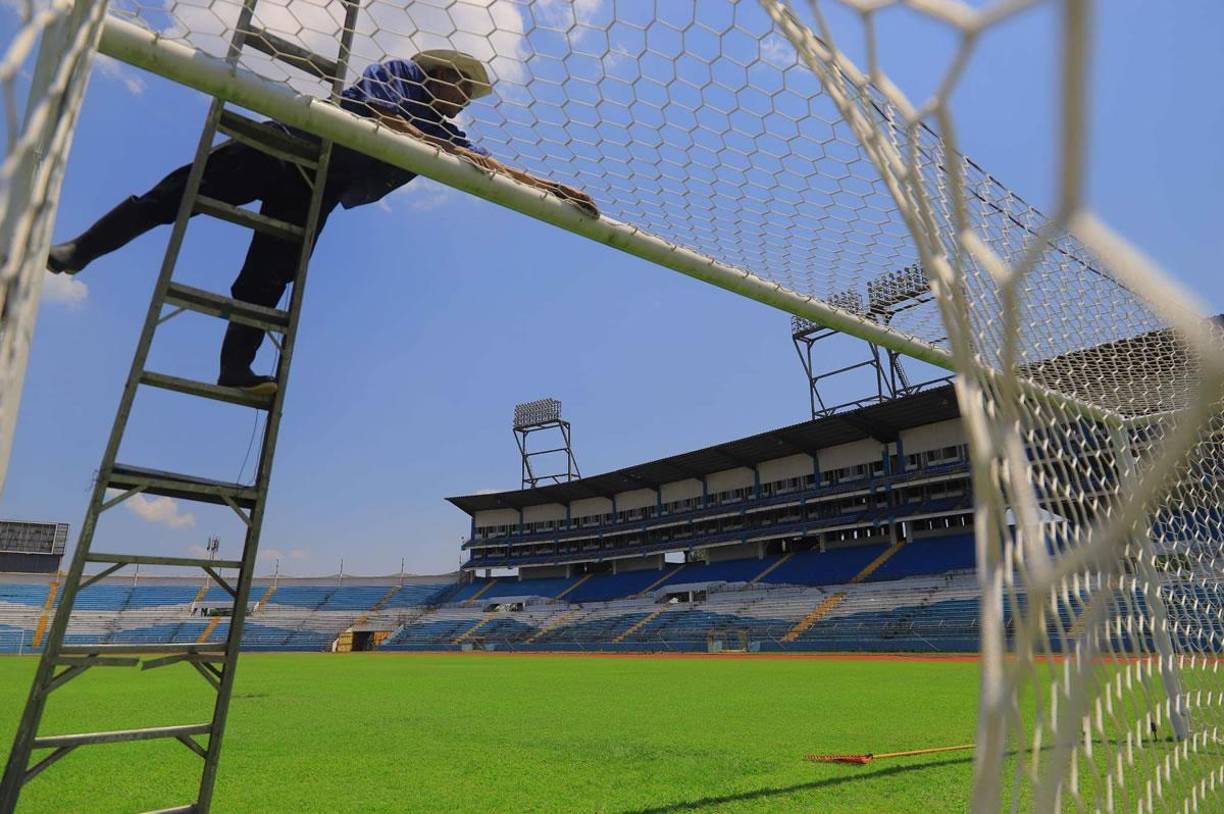 Las mallas de las porterías fueron cambiadas también y lucen nítidas.
