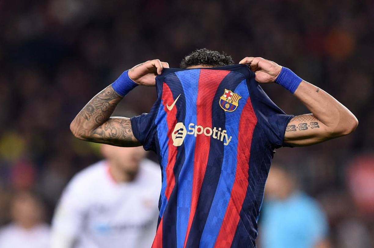 Escándalo en España. El FC Barcelona ha sido acusado de pagarle a Comité de Árbitros y tras la noticia la prensa española e internacional ha exigido inclusive que se investigue a fondo la información. ¿Se vienen sanciones para el club?