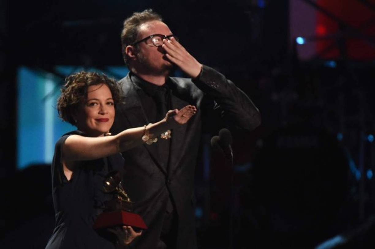 Leonel García y Natalia Lafourcade.