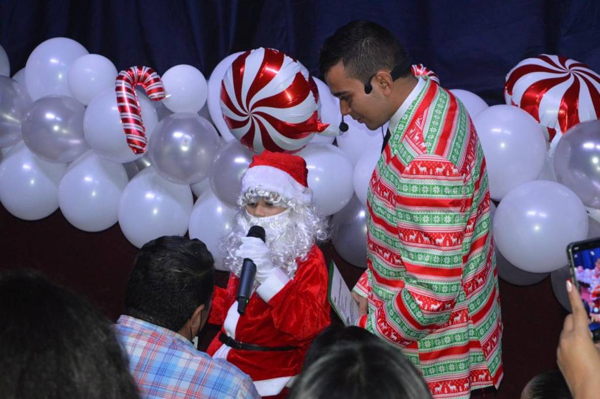 La ronda de trivias y premios estuvo a cargo de Alejandro Jerezano y Rafael Castillo.