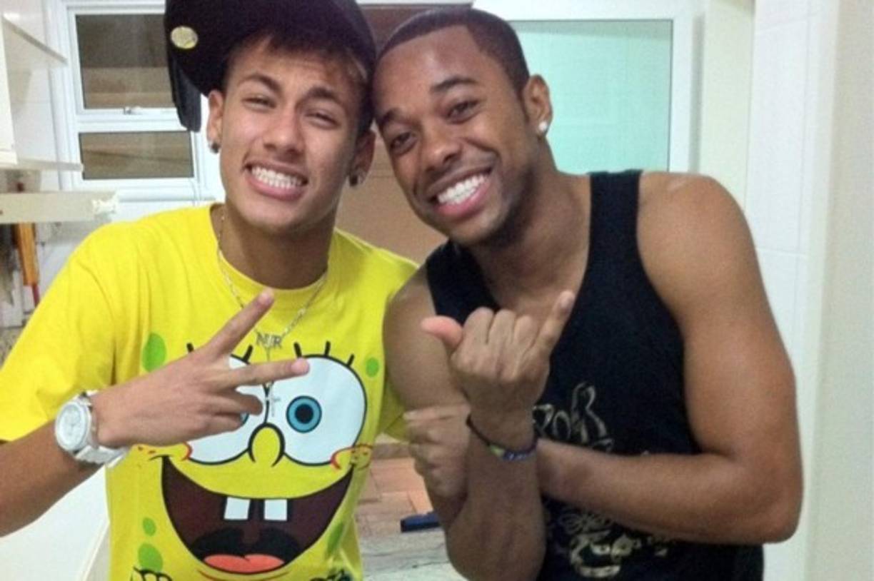 ​Como todos los jugadores, el nacido en Sao Paulo también tiene a su ídolo del fútbol. Robinho fue quien lo inspiró desde pequeño. Lo veía jugar, y con lágrimas en los ojos manifestó que cumplió su sueño, poder compartir vestuario con él.