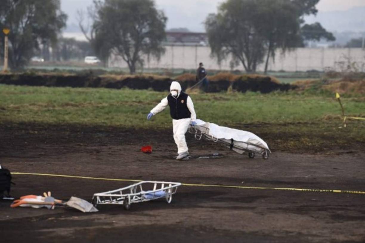 Se teme que el número de fallecidos aumente en las próximas horas, no solo porque varios heridos presentan quemaduras de gravedad, sino por la cantidad de desaparecidos de entre los centenares de personas que se agolparon el viernes en el conducto de combustible de Petróleos Mexicanos (Pemex) para extraer ilegalmente la gasolina de una toma clandestina.
