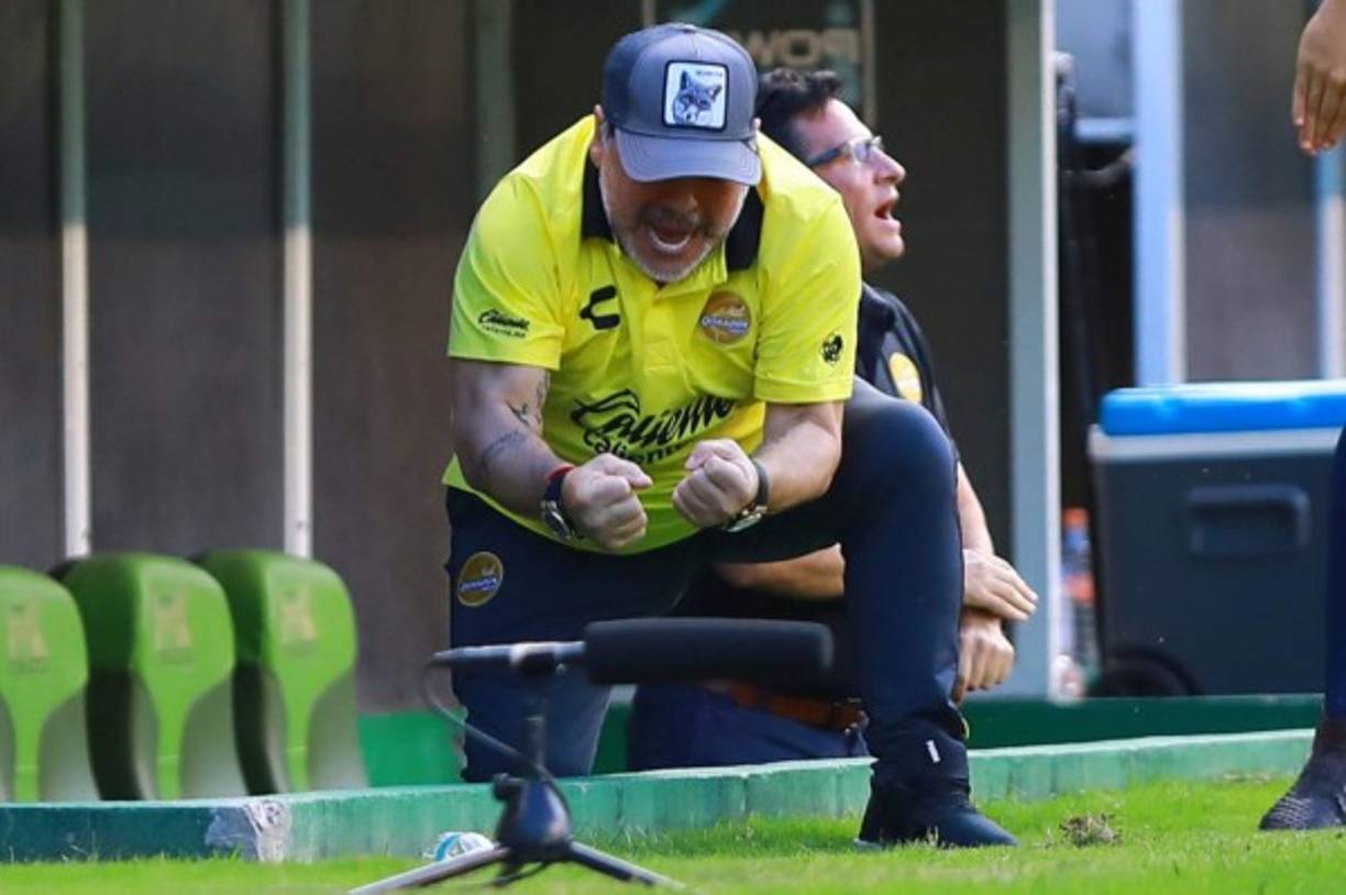 Así fue la eufórica celebración de Maradona tras el gol de su compatriota para la victoria de Dorados.