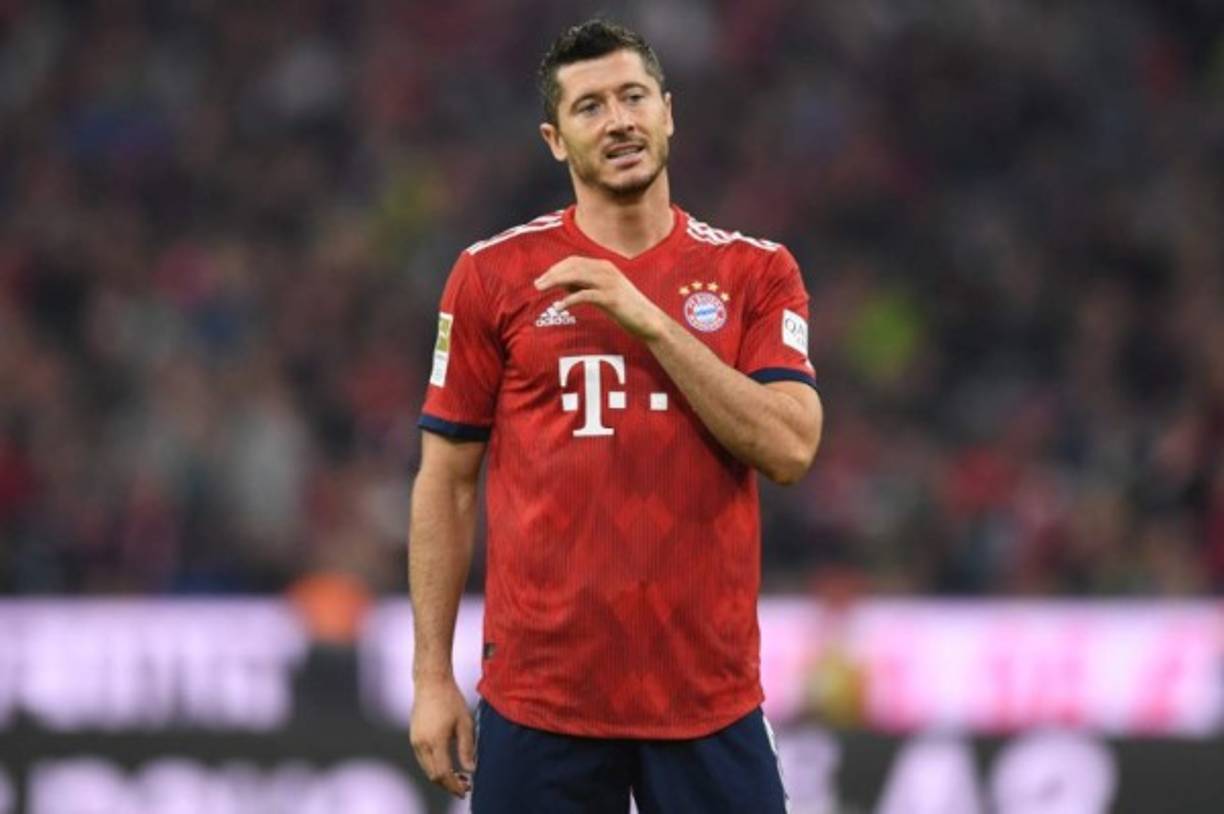 Lewandowski: Su valor de mercado es de 85 millones de euros, según Transfermarkt. El atacante cuenta con 30 años de edad y ya son varias las campañas en donde se le ha relacionado al Real Madrid.