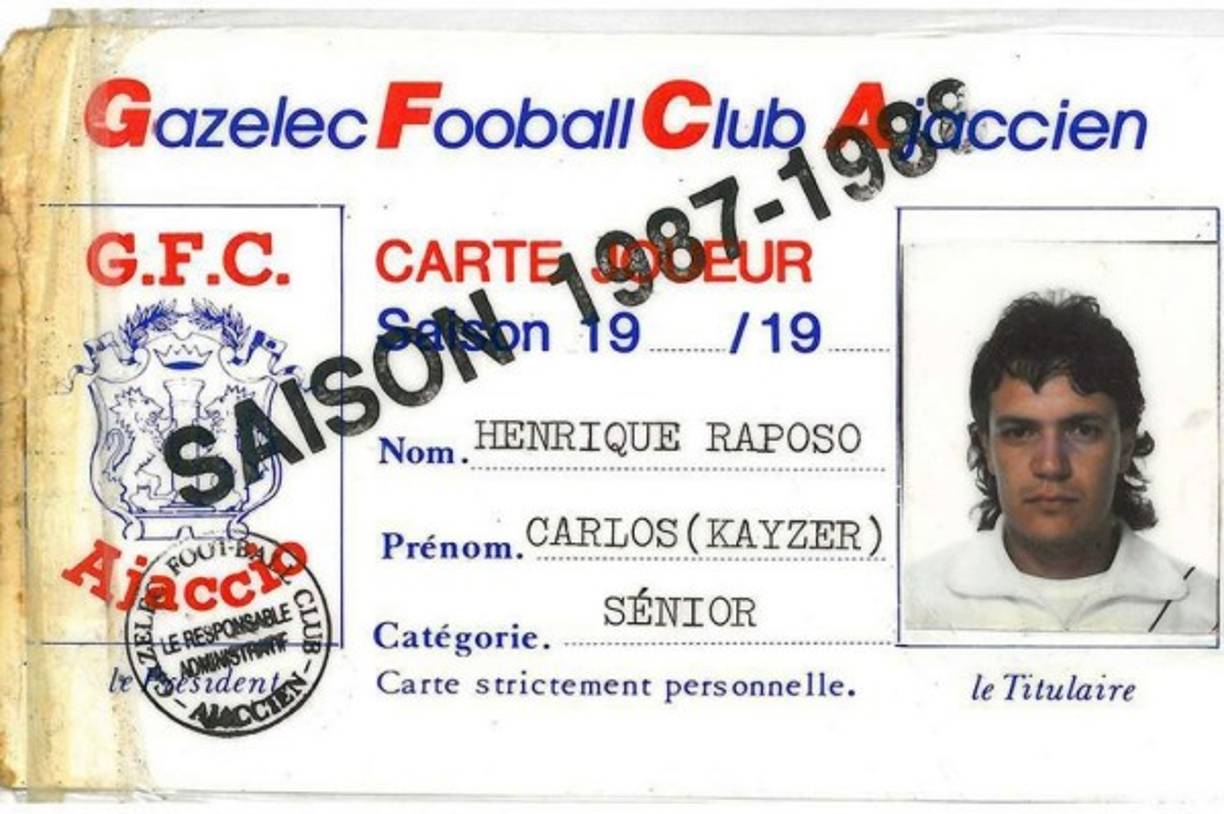 Carlos Kaiser logró otros contratos como profesional. Tras el Flamengo, llegó a fichar por el Puebla de México, se fue seis meses después al Paso Patriots de Estados Unidos. También fue fichado por el Bangú de Brasil y en 1990 dio el gran salto a Europa, aterrizó en el Ajaccio francés como una estrella (en la imagen el carnet del Ajaccio).