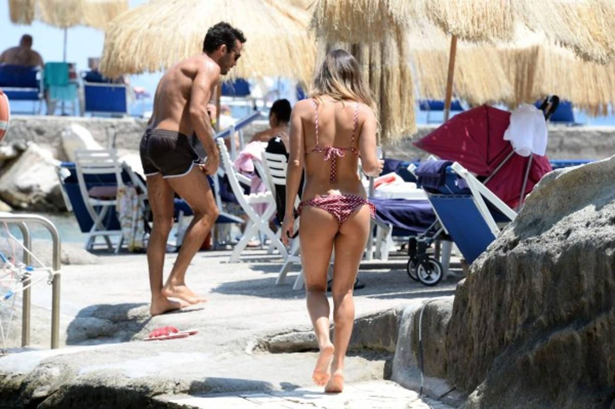 Lola y Aaron en unas vacaciones en Europa.