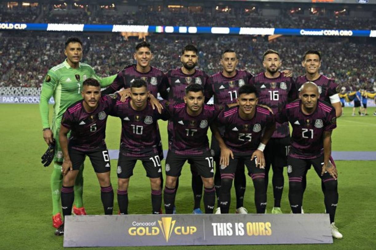 El 11 titular de México: Alfredo Talavera, Luis Rodríguez, Néstor Araujo, Héctor Moreno, Jesús Gallardo, Edson Álvarez, Jonathan dos Santos, Héctor Herrera, Jesús Corona, Rogelio Funes Mori (Alan Pulido 85) y Orbelín Pineda.