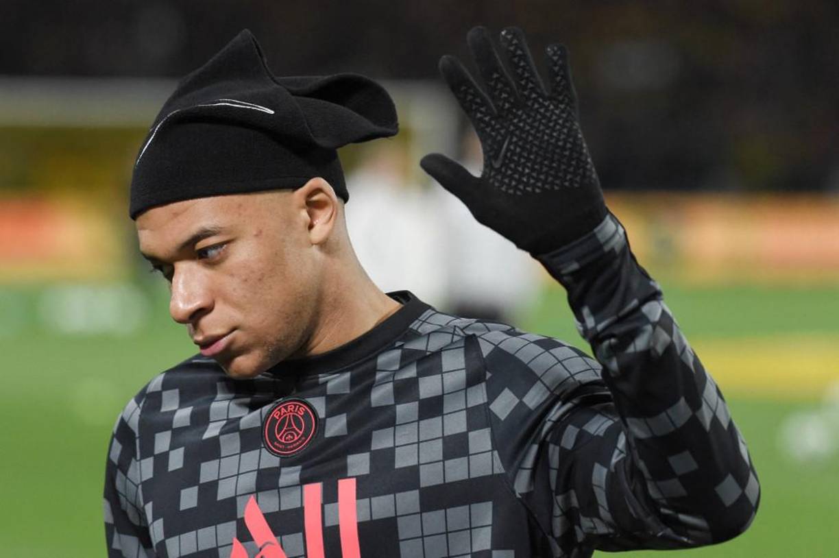 Desde las oficinas de Parque de los Príncipes quieren convencer a Mbappé y a su entorno ofreciéndole ser el “centro del proyecto del equipo”. Además de “acabar con la vista gorda de algunos pesos pesados del vestuario”.