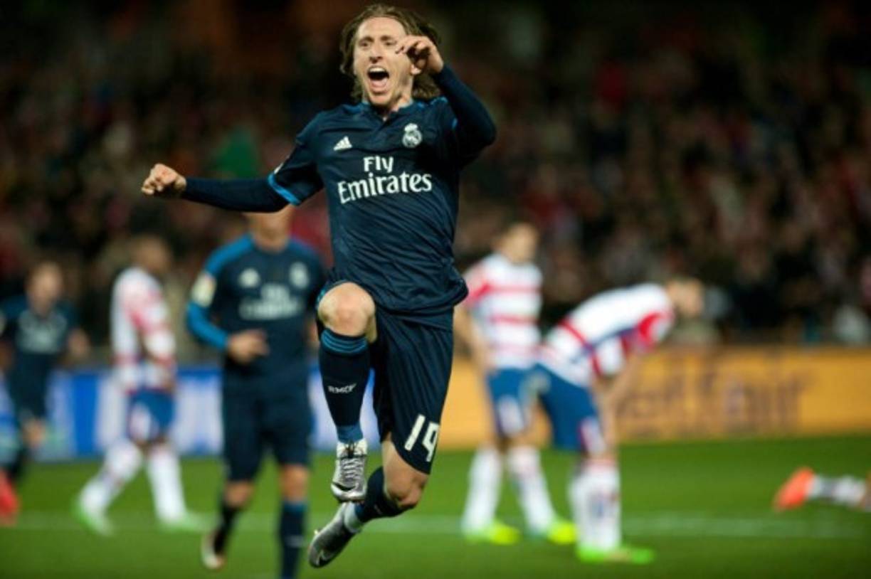 15. Luka Modric<br/><br/>El centrocapista croata del Real Madrid es uno de los mejores en su posición y con una pegada de media distancia formidable. Luka Modric tiene contrato con el club blanco hasta junio del 2020.