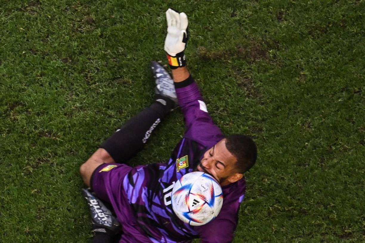 <b>Devis Epassy quedará como el portero titular de Camerún por lo que resta del Mundial. </b>
