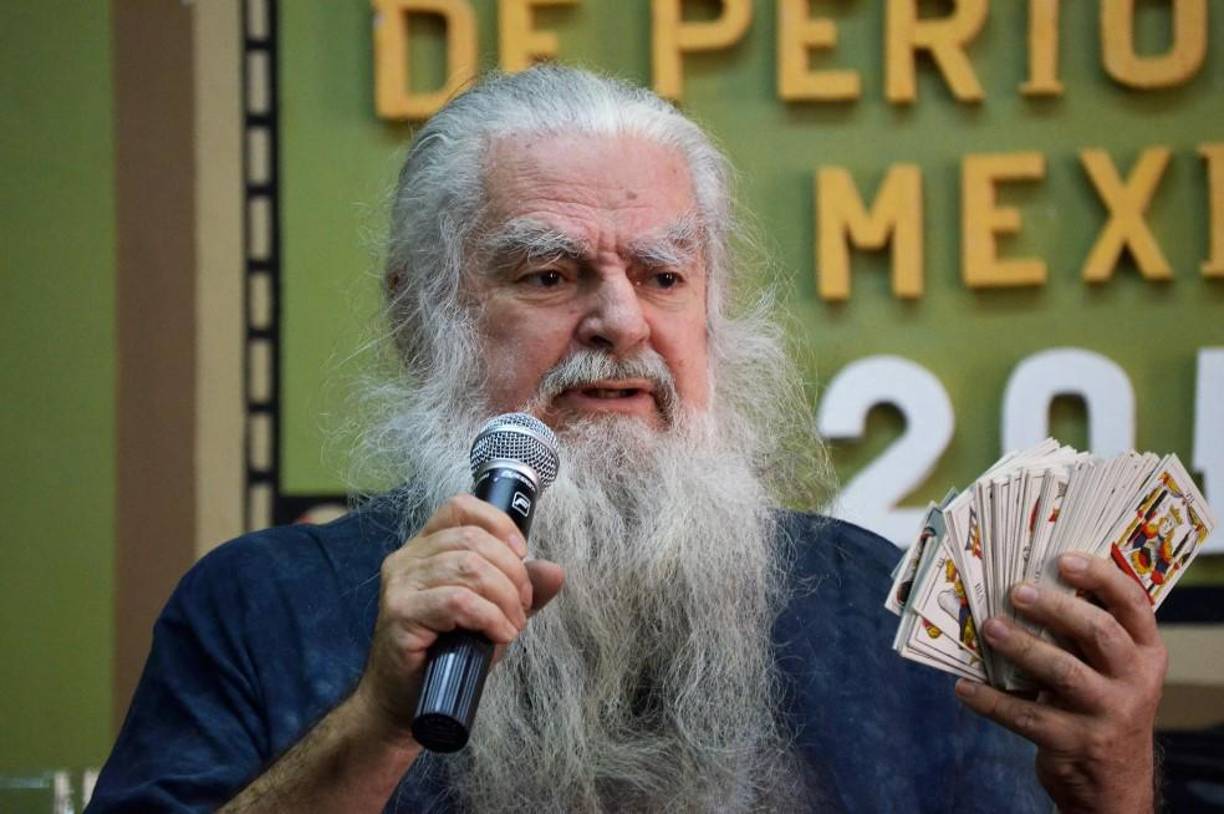 Quienes fueron creyentes de su trabajo y admiradores en general podrán despedirse tendrán la oportunidad de despedirse a partir de las 15:00 horas del sábado 20 de mayo, ya que sus cenizas reposarán durante aproximadamente un mes en su tienda ubicada en Carpio 99 dentro de la Plaza Morisco en Santa María la Ribera, Ciudad de México.