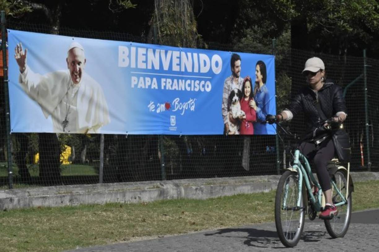 - 135 kilómetros -<br/><br/>Recorrerá el jerarca de la Iglesia católica en sus desplazamientos por tierra en las cuatro ciudades colombianas. De ese total, 42 serán en el papamóvil.