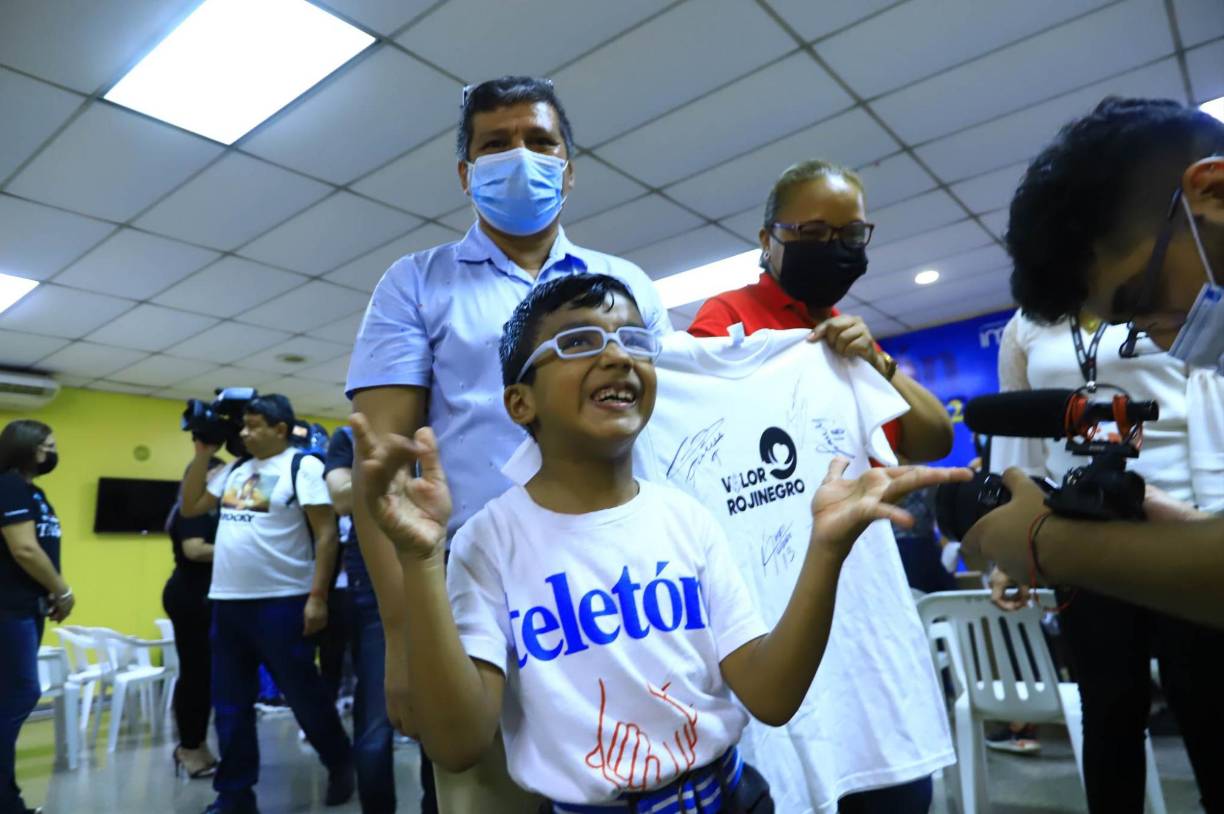 El pequeño hondureño Daniel Martínez sufre de parálisis cerebral.