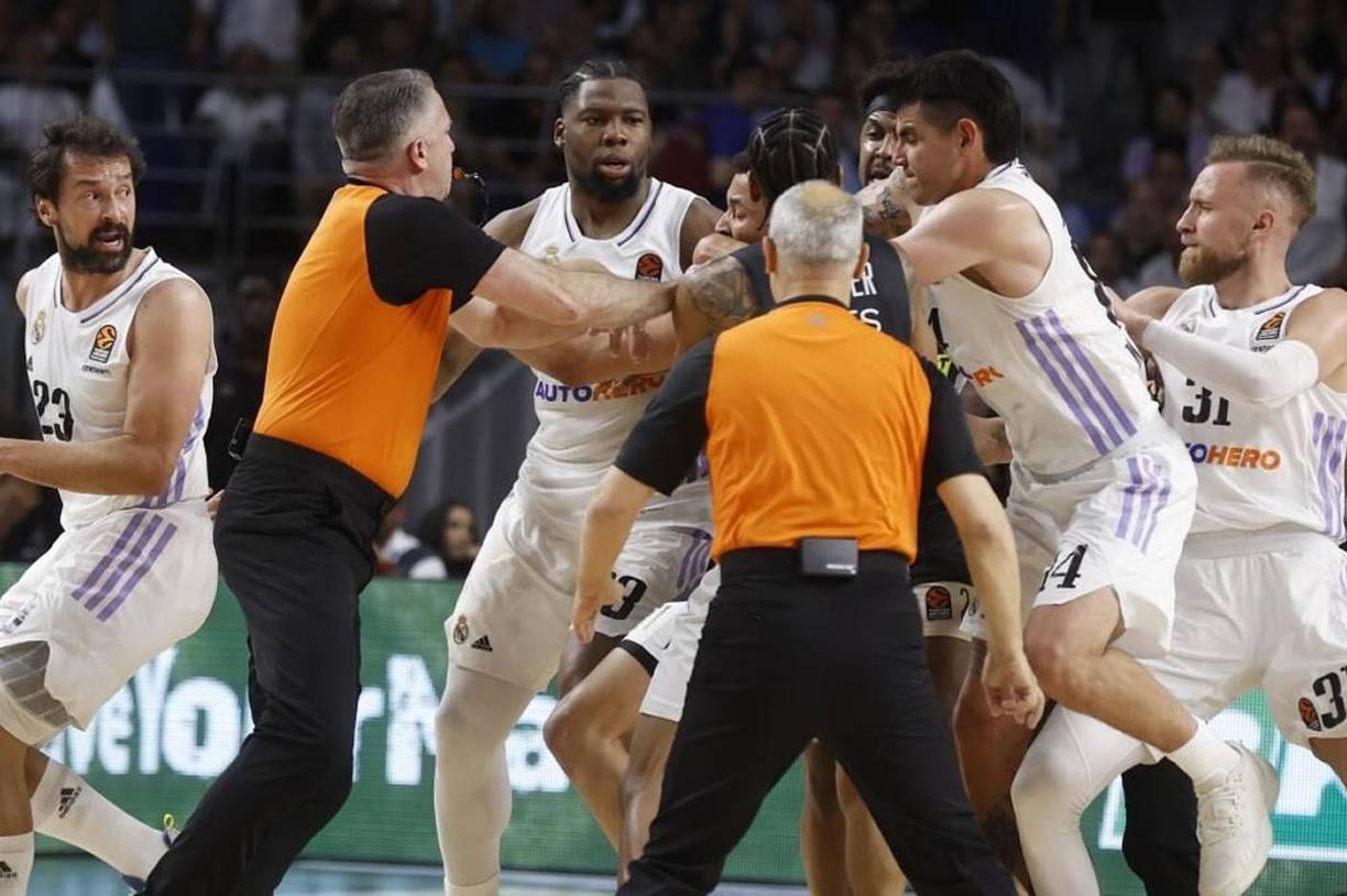 Real Madrid y Partizán interrumpieron su partido por una de las peleas más lamentables que se recuerdan en el baloncesto europeo.