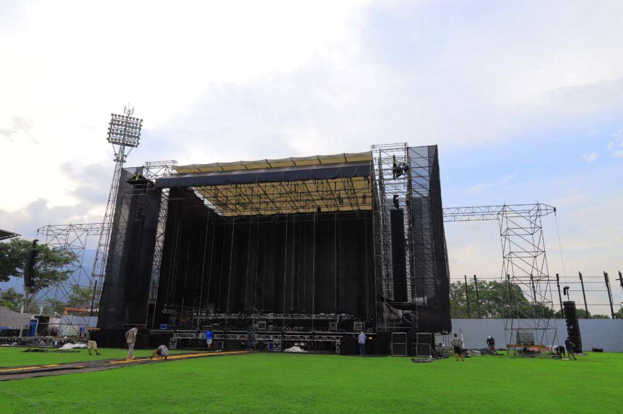 Así luce el escenario donde se presentará Marco Antonio Solís. Las gráficas fueron tomadas por el equipo de LA PRENSA este jueves 26 de mayo. 