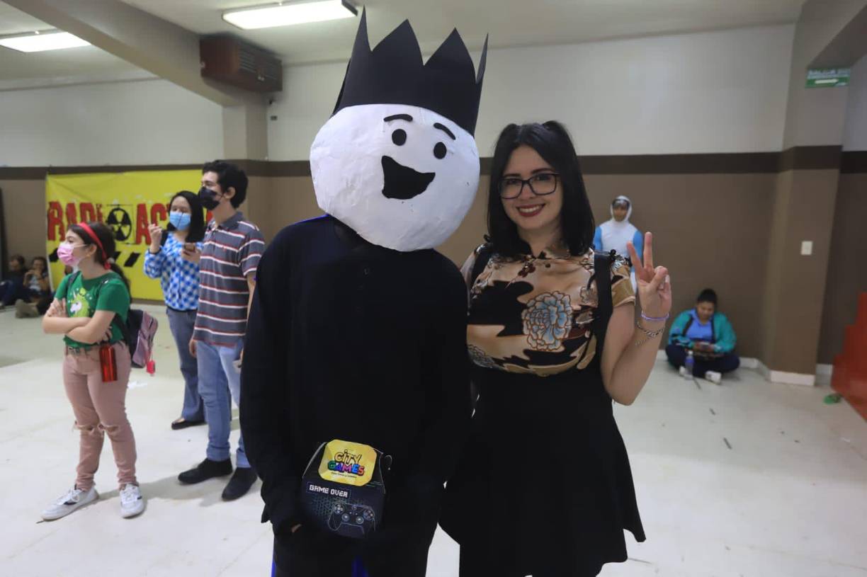 Alexander Reyes y Rossy Handal.