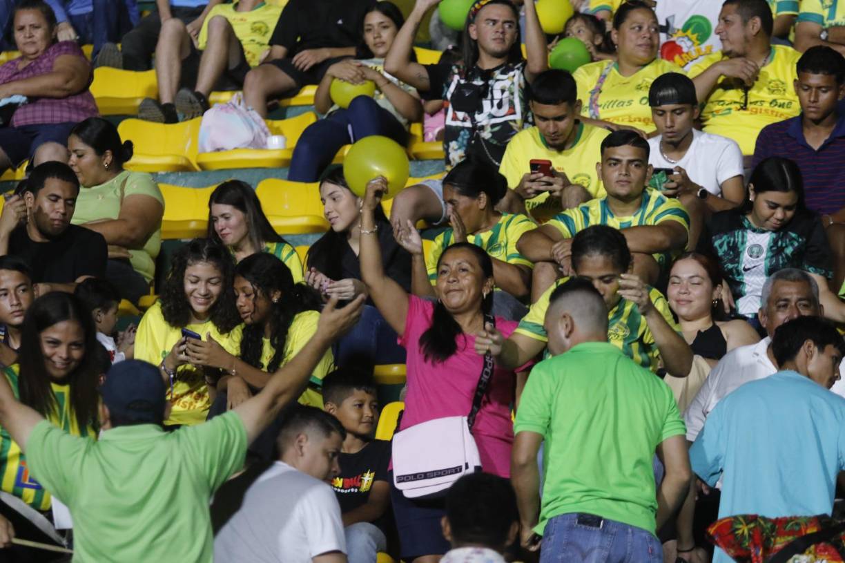 Los aficionados limeños se acercaron al recinto limeño para vivir en primera persona el espectáculo que tenían preparado los parrilleros.