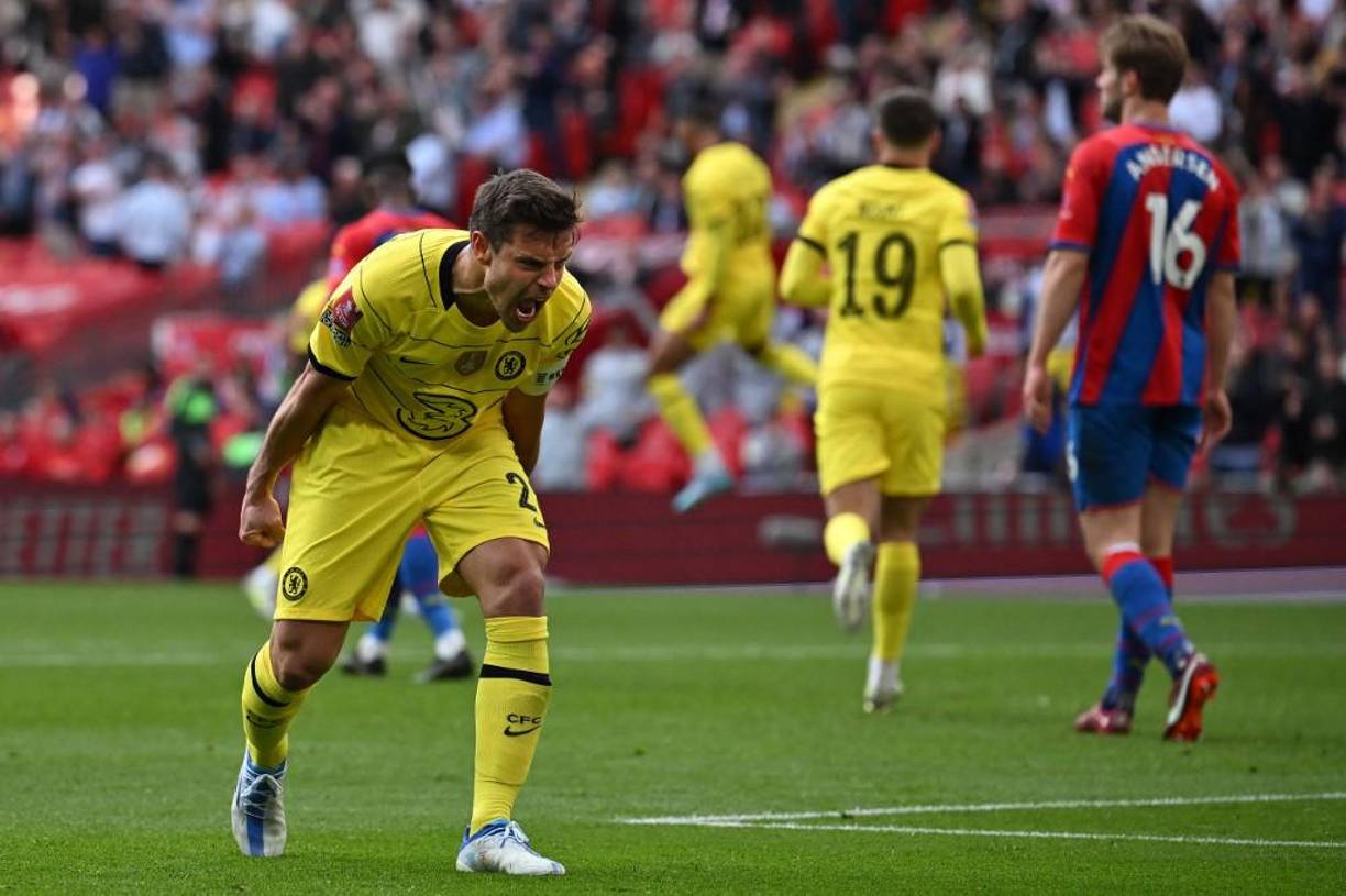 César Azpilicueta: Lateral español del Chelsea que también podría llegar a las filas del FC Barcelona. 