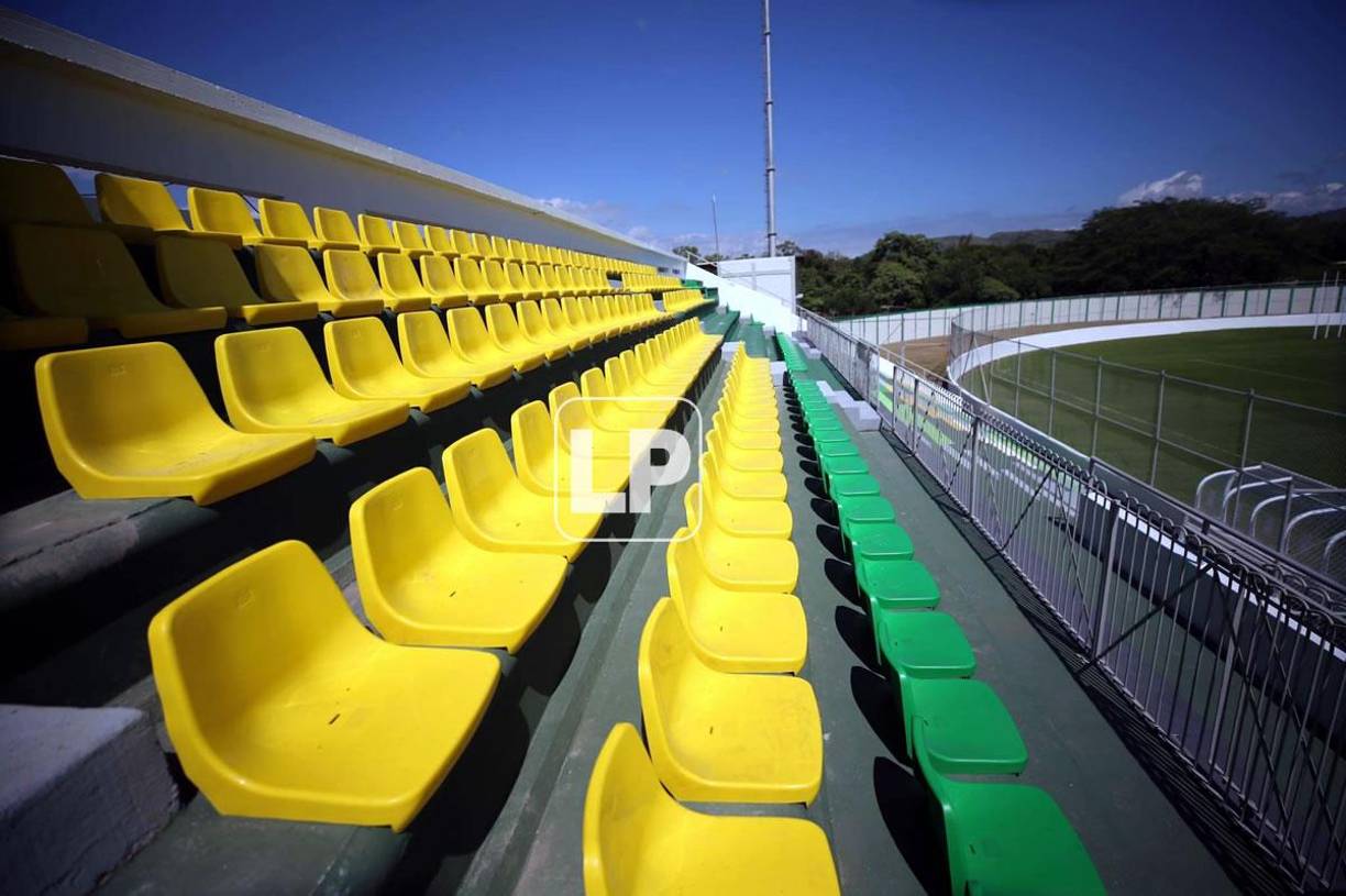 El estadio de Comayagua fue pintado en su totalidad y luce como nuevo.