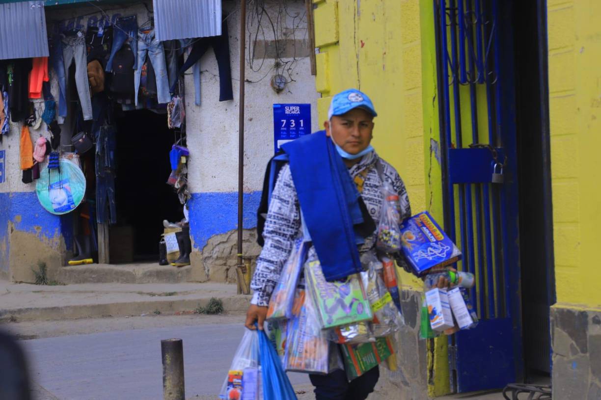 Frío obliga a intibucanos a sacar sus suéteres