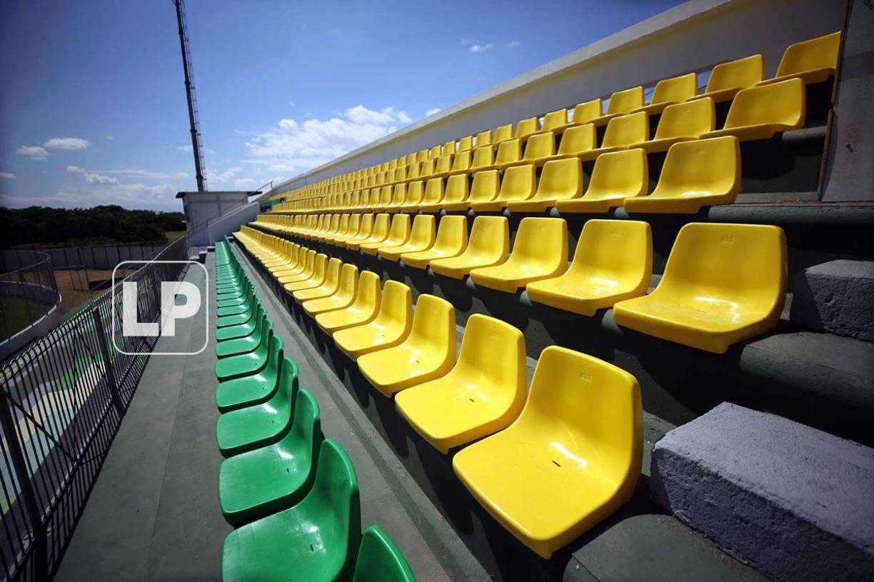 El estadio de Comayagua fue pintado en su totalidad y luce como nuevo.