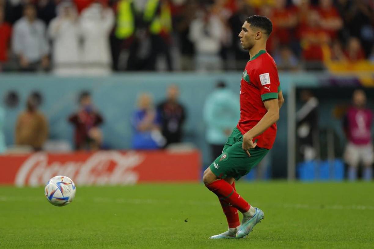 Momento del penal a lo Panenka cobrado por Hakimi.