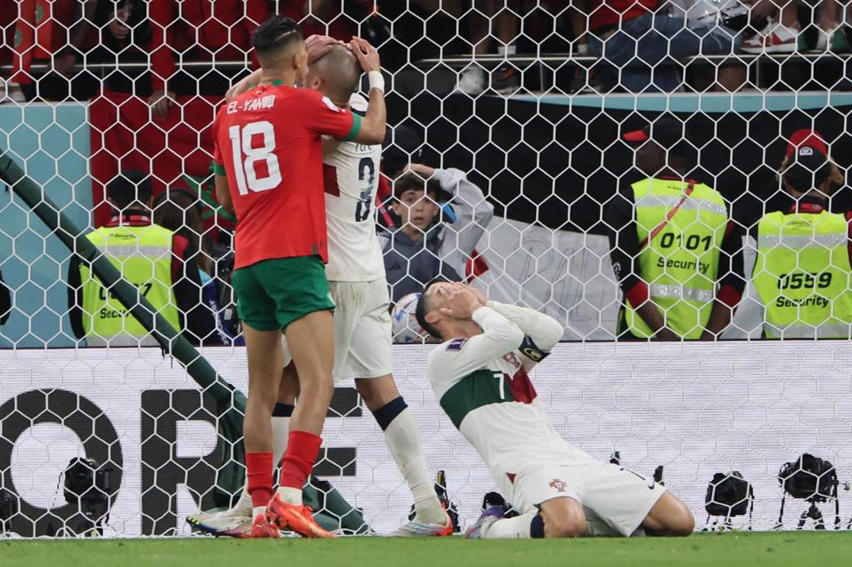 CR7 lamentando una ocasión que le detuvo el portero Bono de Marruecos.