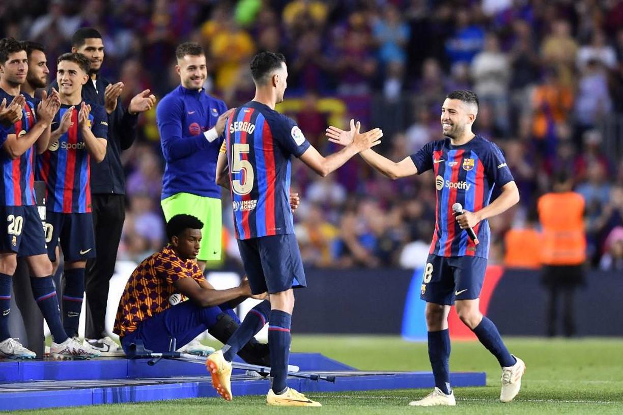 <b>Jordi Alba y Sergio Busquets se han despedido por todo lo alto del Camp Nou</b>.