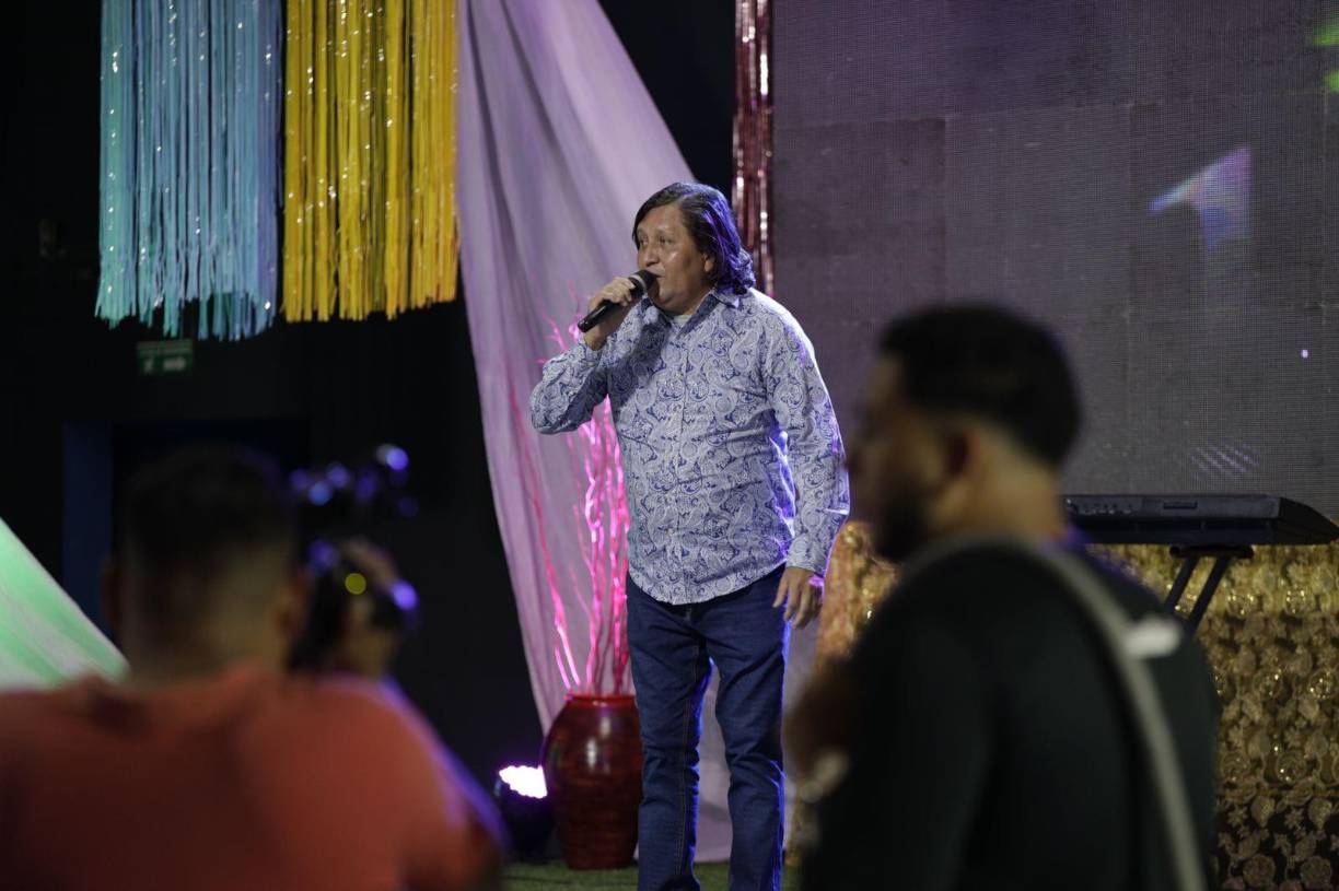 Familiares y amigos de Mauricio saltaron a las redes sociales para lamentar su trágica muerte.