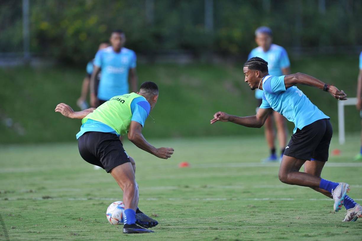Sin embargo, Reinaldo Rueda decidió darle el voto de confianza y es el tercer delantero centro de Honduras ante México.