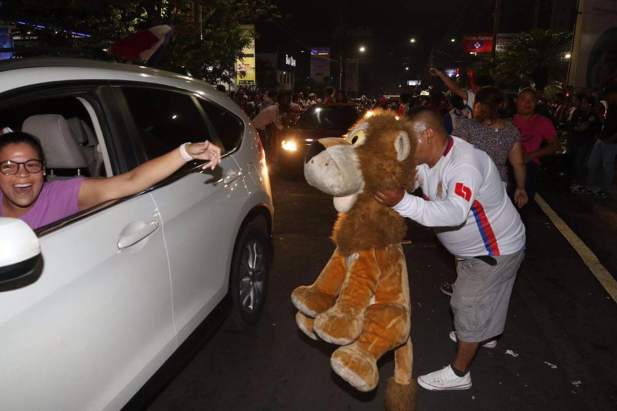 ¡Locura en Tegucigalpa! Así celebraron el bicampeonato de Olimpia