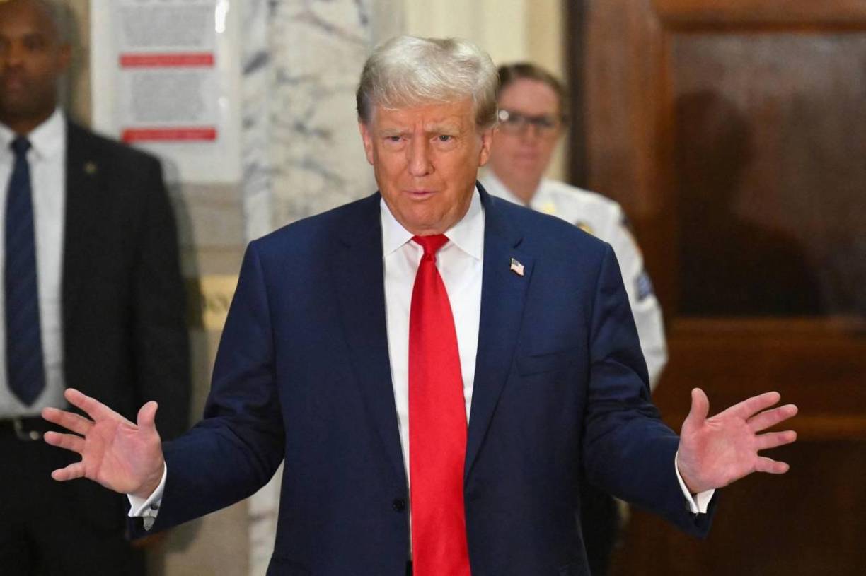 En su primer periodo presidencial, Trump priorizó la deportación de aquellos inmigrantes involucrados en delitos menores, lo que dejó a muchos indocumentados vulnerables a la expulsión por delitos que antes no eran considerados una amenaza.