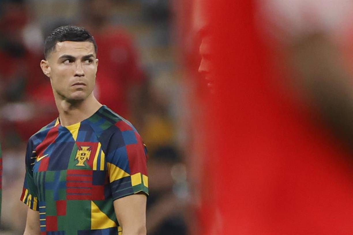 Luego de darse a conocer la noticia, el diario Correio da Manhã de Portugal agregó que Ronaldo contrató a cuatro empleados para el mantenimiento de la lujosa vivienda.