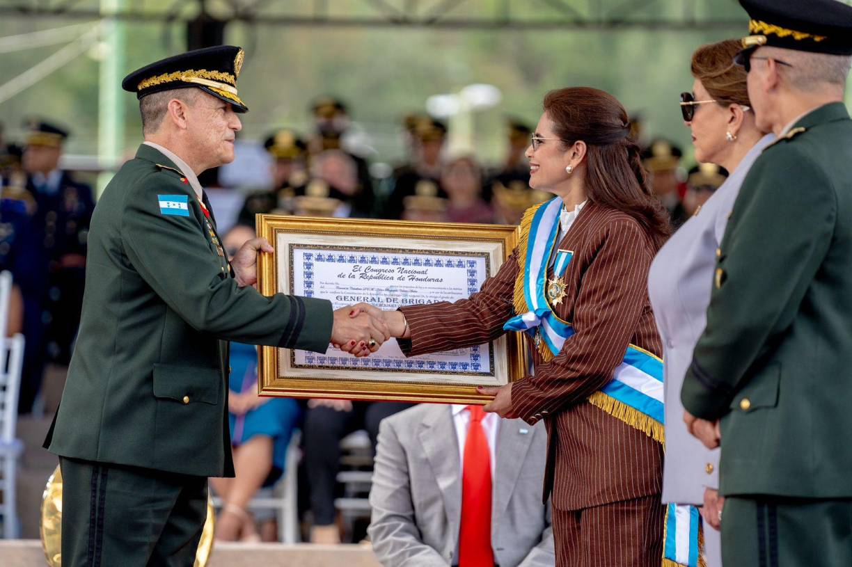 Moncada fue una de las más galardonadas durante el 199 aniversario del Ejército de Honduras. 