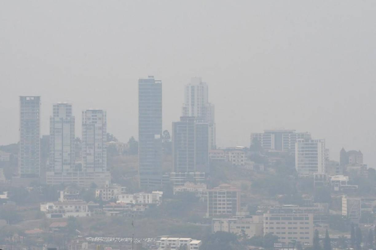 Según los estudios de los expertos de CENAOS, el fenómeno natural contribuye en distintas formas a los ciclos bioquímicos del planeta, al igual otros científicos han demostrado que, en la cuenca del caribe, el 30% de las bacterias aisladas del polvo, presente en el aire, son patógenos capaces de transmitir infecciones a plantas, animales y a personas.