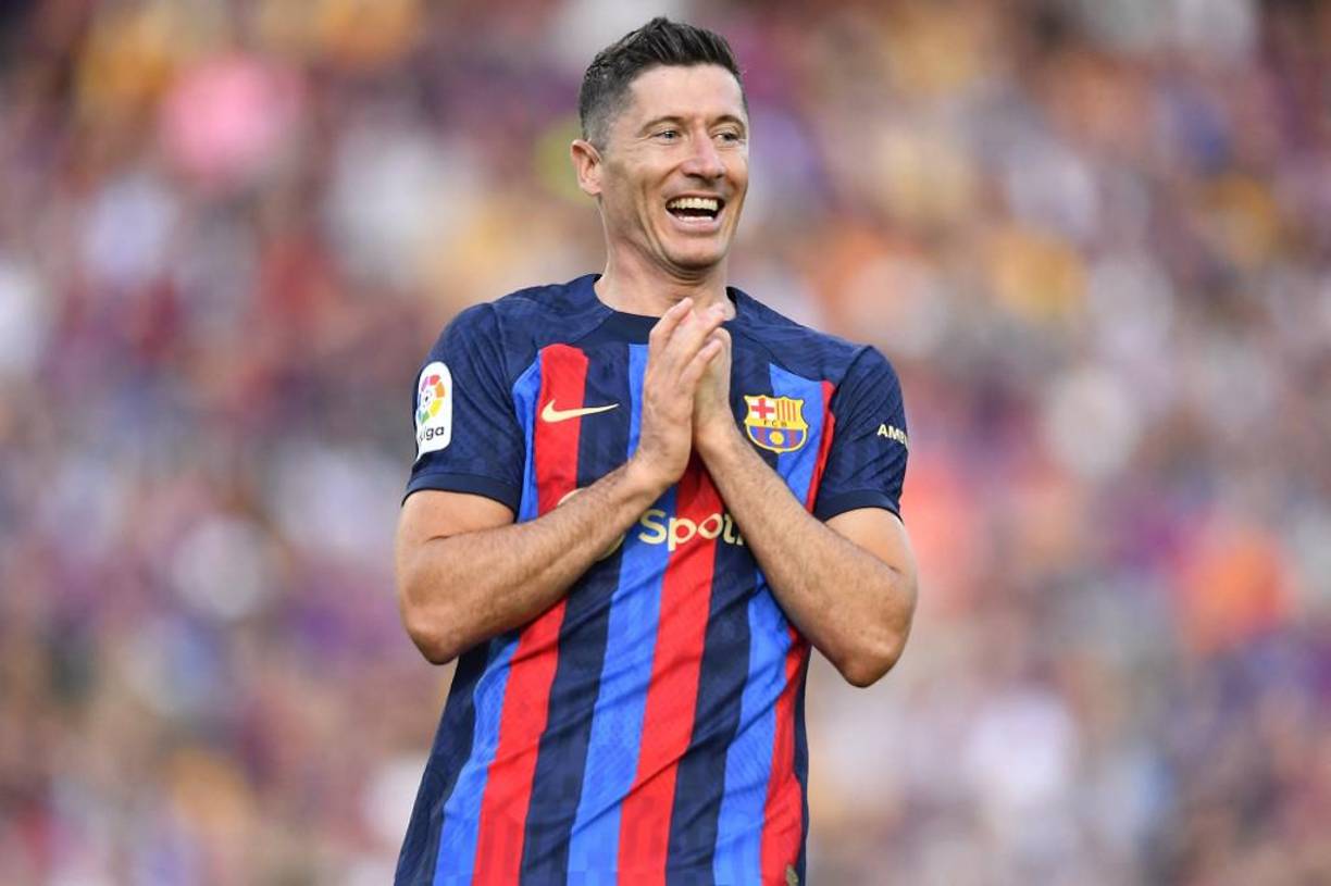 Según Mundo Deportivo, Robert Lewandowski rechazó una oferta del fútbol de Arabia Saudita ya que desea seguir en el FC Barcelona.