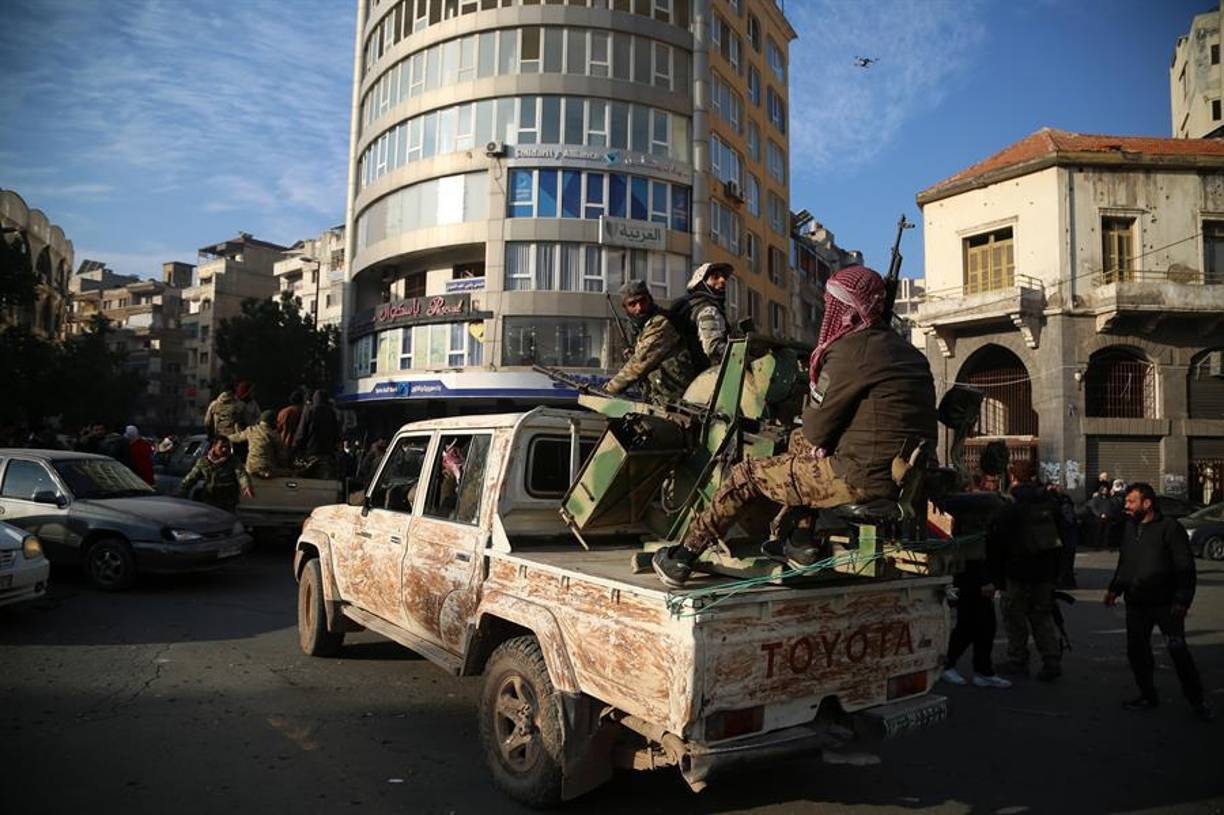 Asentado en Idlib, su principal bastión, todo cambió en 2016. Al Jolani anunció que disolvía el Frente al Nusra y creaba otro grupo, el Frente de la Conquista del Levante, el cual poco después pasó a llamarse Organismo de LIberación del Levante (Hayat Tahrir al Sham, en árabe) al fusionarse con otras facciones.