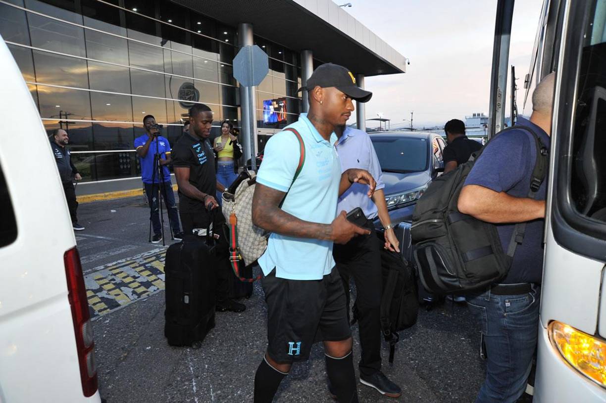 Mencionar que todo el plantel trabajó con total normalidad, mientras que Ricky Zapata ya no está concentrado con la Selección debido a que no podrá estar ante Cuba por acumulación de tarjetas amarillas.