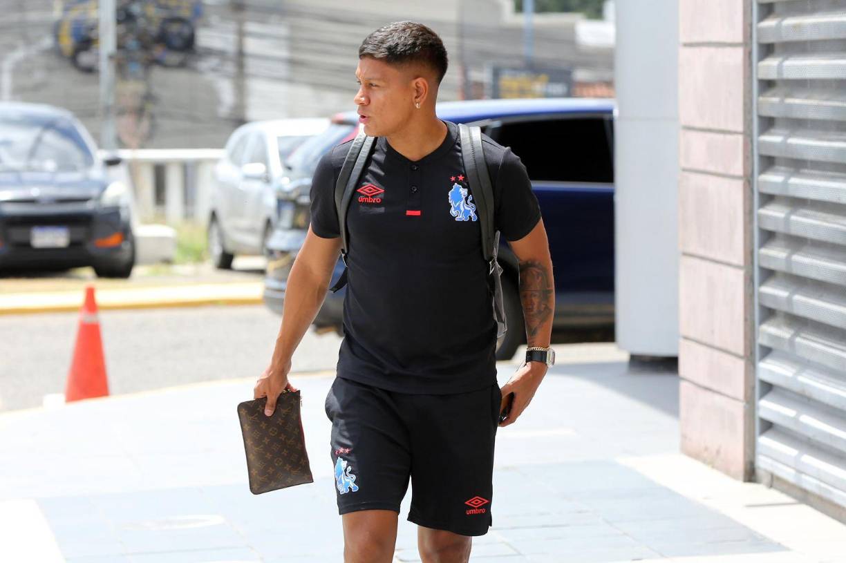 Bryan Moya listo para un desafío de Olimpia en la Copa Centroamericana.