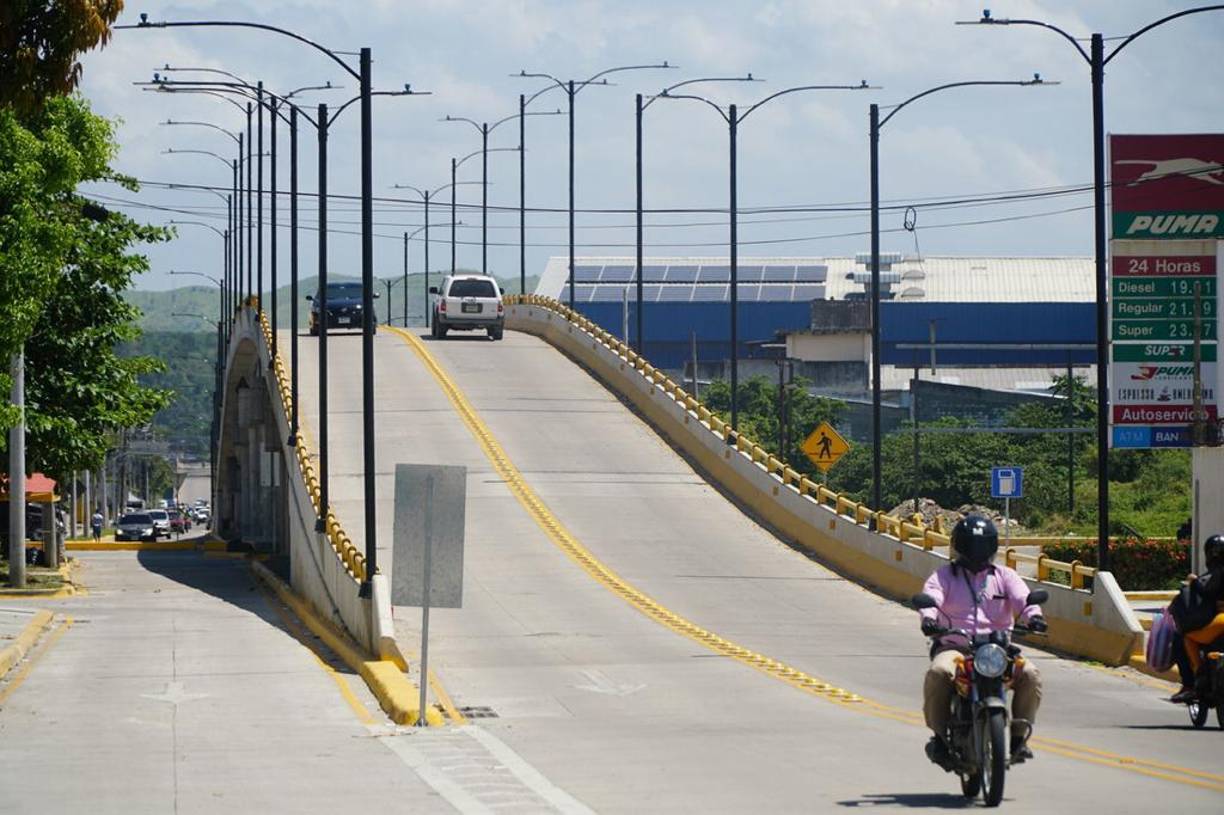 El puente tuvo un costo de 59.7 millones de lempiras. La obra beneficia de forma directa a más de 50,000 conductores diarios.