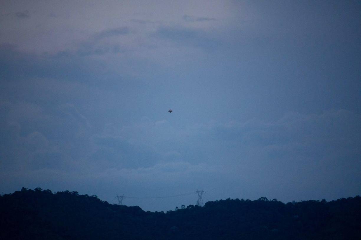 La Oficina de Resolución de Anomalías de Todos los Dominios (AARO) del Departamento de Defensa recibió un total de 291 informes de UAP en este período, de los cuales 274 ocurrieron durante este período y otros 17 que ocurrieron entre 2019 y 2022.