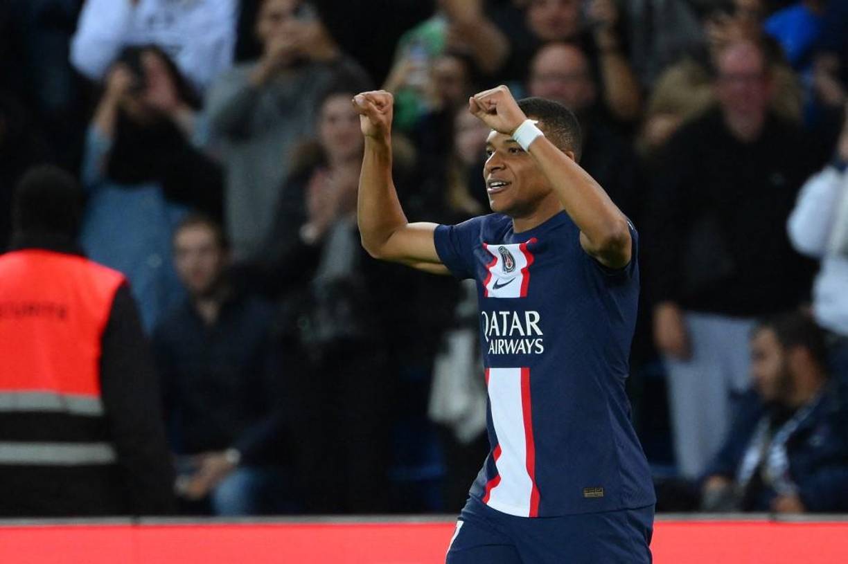 Según diario Marca, Kylian Mbappé quiere jugar en el Real Madrid pero el PSG no está dispuesto a traspasarlo al cuadro madridista. 