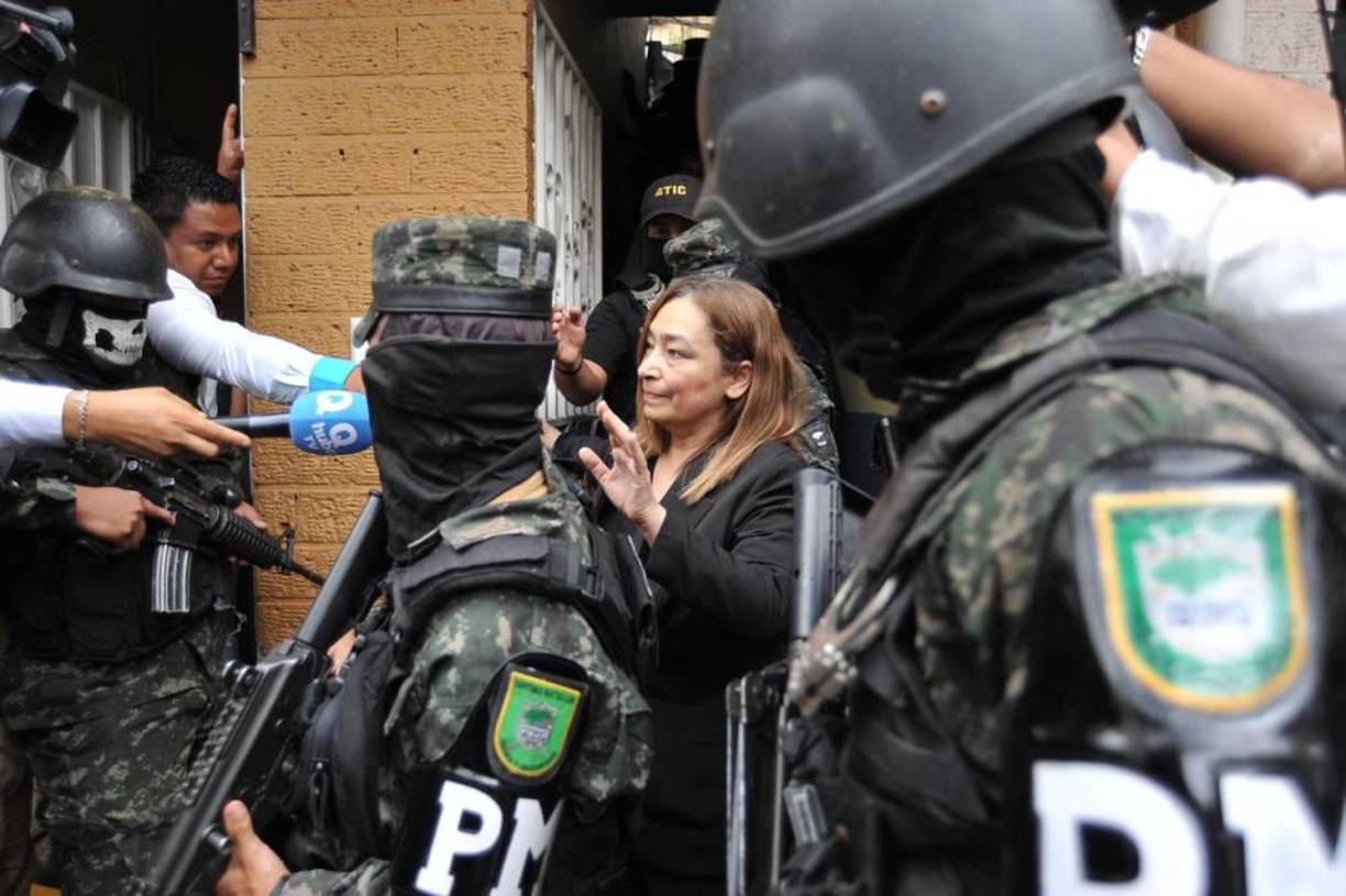 El traslado se realizó bajo un fuerte resguardo militar y policial que estuvo desplegado desde varias calles.