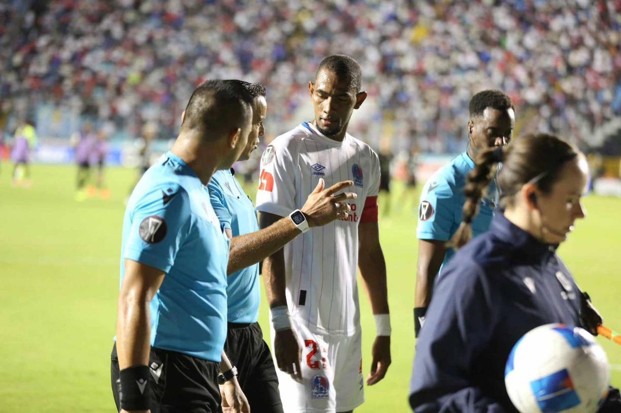 Para la segunda parte, Troglio movió sus piezas y metió a José Mario Pinto y Nacho Colombini, que terminaron por cerrar la fiesta en el Nacional.