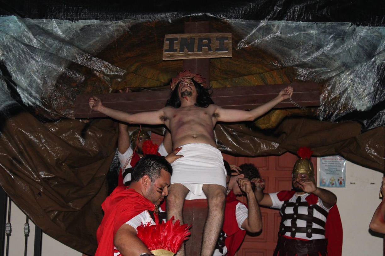 Son cuadros en vivo que dramatizan una a una las estaciones del viacrucis, recordando desde la última cena, el beso de Judas y lo vivido en las cortes de Herodes y Poncio Pilato.