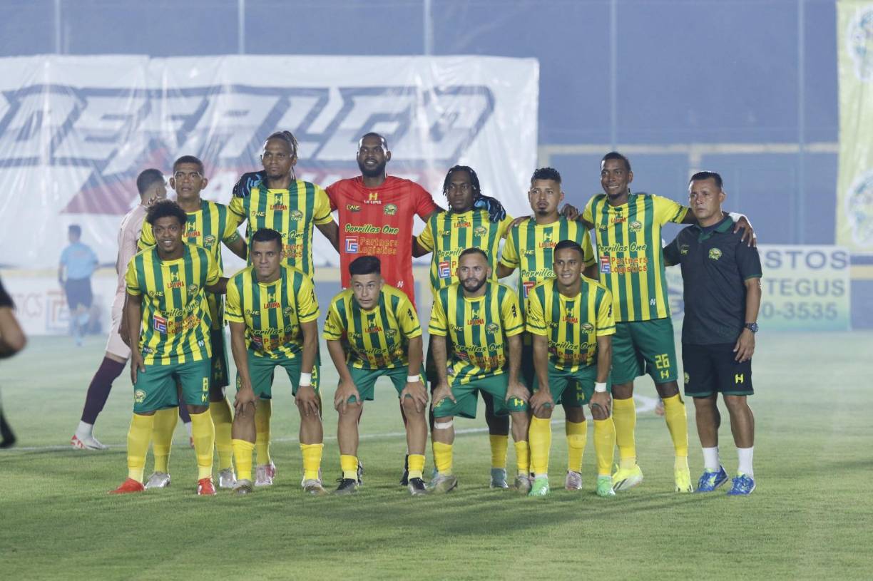 Oficial: Parrillas One estrenó su alumbrado eléctrico en el Estadio Luis Girón de La Lima, Cortés.