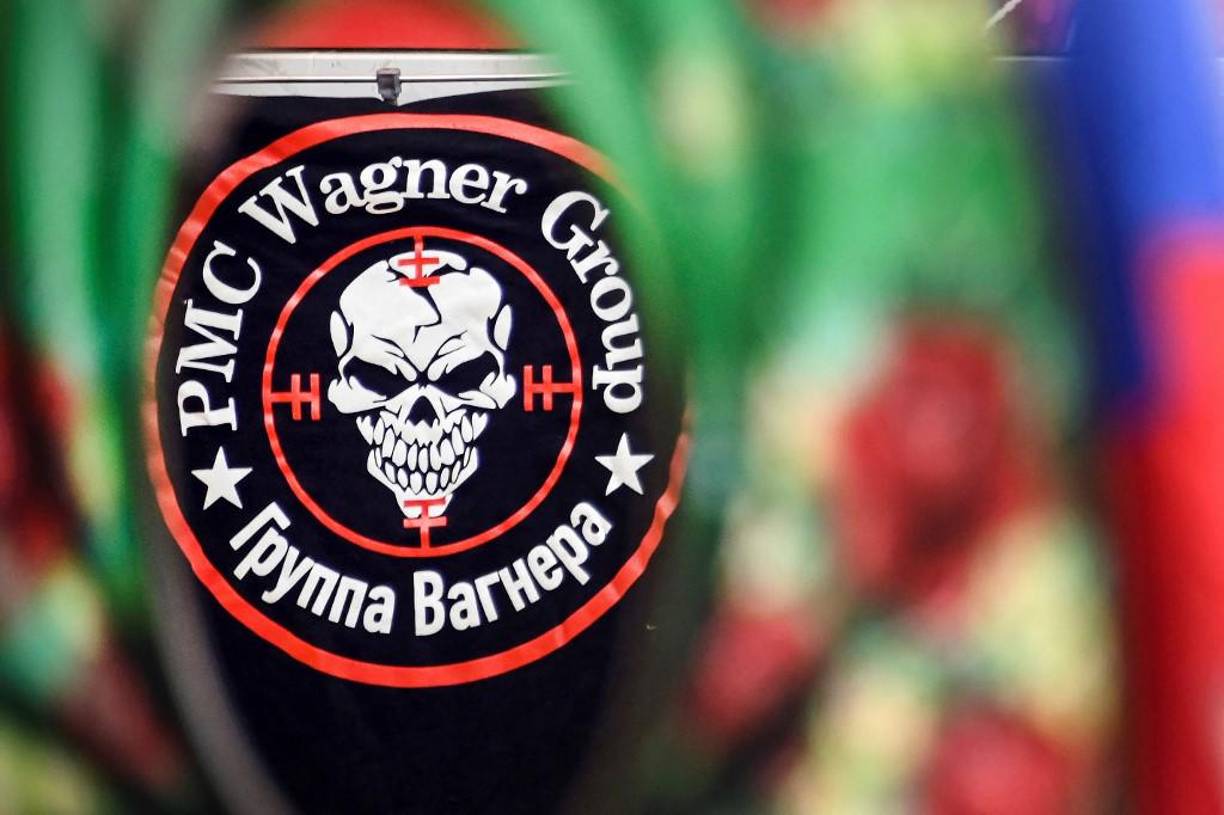 Durante años, <b>Prigozhin</b> hizo el trabajo en las sombras para el Kremlin enviando mercenarios de su grupo privado, Wagner, a escenarios de conflicto en Oriente Medio y África, aunque siempre negó cualquier implicación en ellos.